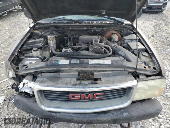1998 GMC Jimmy SLE with VIN 1GKDT13W3W2555220, listed as a Copart auction lot 42743674 with 207,235 mi miles and Salvage Title. Bid and sale history available at carsss.com. Image 12.