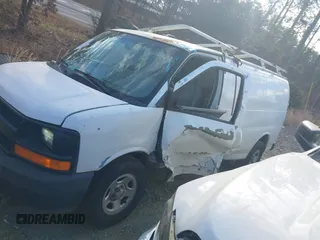 2003 Chevrolet Express Cargo Van with VIN 1GCFG15T631105901, listed as a IAAI auction lot 41685138 with 197,571 mi miles. Bid and sale history available at carsss.com. Image 14.