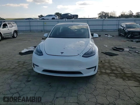 2022 Tesla Model Y Performance with VIN 7SAYGDEF1NF342071, listed as a Copart auction lot 43084905 with 30,534 mi miles and Salvage Title. Bid and sale history available at DreamBid. Image 10.