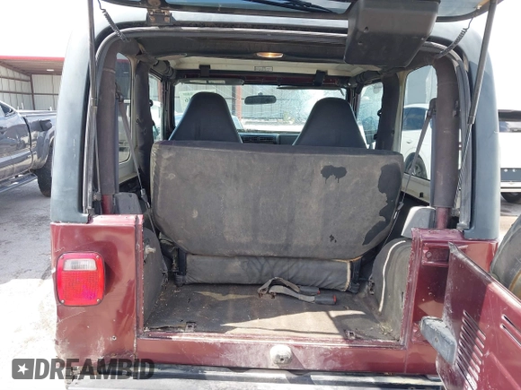 2001 Jeep Wrangler SE с VIN 1J4FA29P21P300094, выставлен на аукционе IAAI как лот 41871446 с пробегом 125 098 миль миль и . История ставок и продаж доступна на DreamBid. Изображение 17.