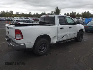 2019 Ram 1500 Tradesman z VIN 1C6SRFCT2KN621955, wystawiony jako Copart lot #74845524 z przebiegiem 123 786 mil mil oraz Szkoda całkowita • Salvage title. Historia ofert i sprzedaży dostępna na DreamBid. Obrazek 3.