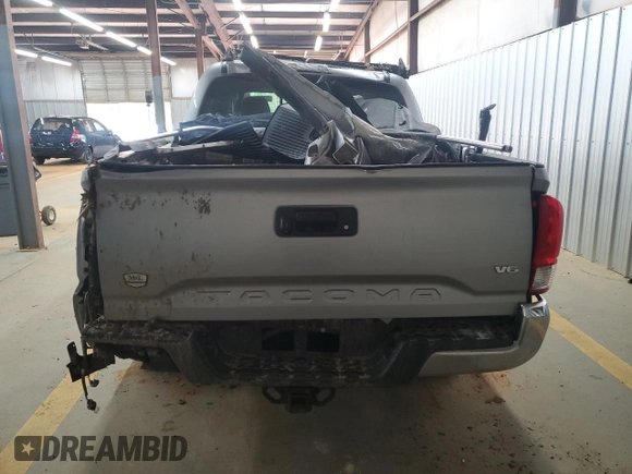 2017 Toyota Tacoma SR5 z VIN 3TMCZ5AN3HM087489, wystawiony jako Copart lot #53017955 z przebiegiem Nie podano mil oraz Szkoda całkowita • Salvage title. Historia ofert i sprzedaży dostępna na DreamBid. Obrazek 6.