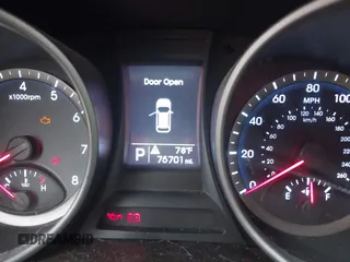 2016 Hyundai Santa Fe z VIN 5XYZU3LB0GG345673, wystawiony jako IAAI lot #42290297 z przebiegiem 75 701 mil mil oraz . Historia ofert i sprzedaży dostępna na DreamBid. Obrazek 16.