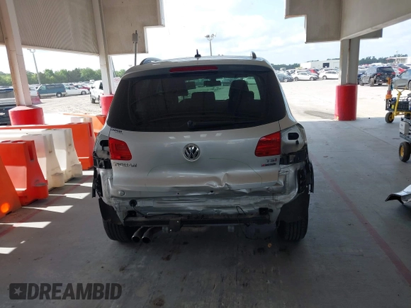2016 Volkswagen Tiguan S with VIN WVGBV7AX2GW535784, listed as a IAAI auction lot 42130041 with 35,718 mi miles and . Bid and sale history available at DreamBid. Image 17.