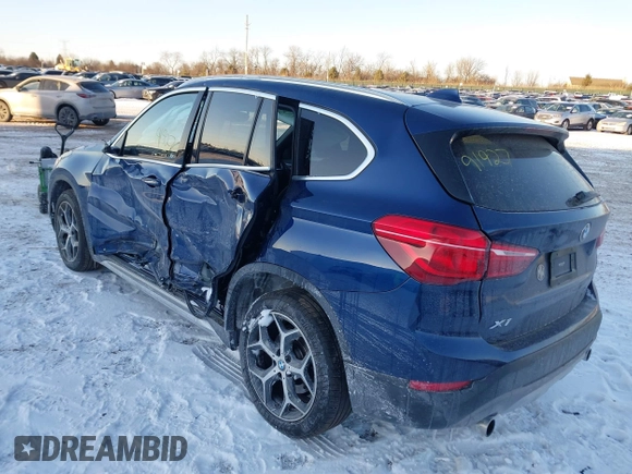 2019 BMW X1 xDrive28i z VIN WBXHT3C54K5L36472, wystawiony jako IAAI lot #41391927 z przebiegiem 88 950 mil mil oraz . Historia ofert i sprzedaży dostępna na DreamBid. Obrazek 3.