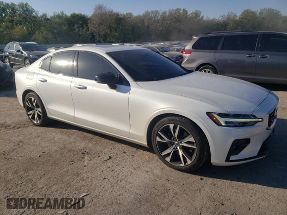 2020 Volvo S60 R-Design with VIN 7JR102FM7LG054578, listed as a Copart auction lot 73871564 with 38,381 mi miles and Clean Title. Bid and sale history available at carsss.com. Image 4.