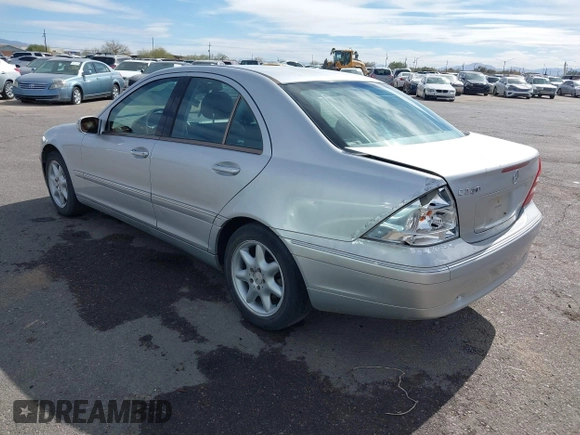 2003 Mercedes-Benz C 320 с VIN WDBRF64J03F376239, выставлен на аукционе IAAI как лот 41571617 с пробегом 138 303 миль миль и . История ставок и продаж доступна на DreamBid. Изображение 3.