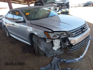 2018 Volkswagen Passat S z VIN 1VWAA7A33JC019514, wystawiony jako IAAI lot #42316703 z przebiegiem Nie podano mil oraz . Historia ofert i sprzedaży dostępna na DreamBid. Obrazek 1.