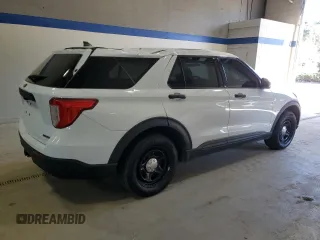 2022 Ford Police Interceptor Utility z VIN 1FM5K8AB7NGC21474, wystawiony jako Copart lot #50957015 z przebiegiem 19 705 mil mil oraz Szkody całkowita. Historia ofert i sprzedaży dostępna na DreamBid. Obrazek 3.