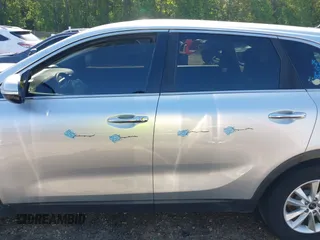 2019 Kia Sorento LX z VIN 5XYPG4A34KG574303, wystawiony jako IAAI lot #42191577 z przebiegiem 117 821 mil mil oraz . Historia ofert i sprzedaży dostępna na DreamBid. Obrazek 13.