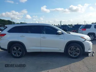 2018 Toyota Highlander Hybrid Limited z VIN 5TDDGRFH7JS040072, wystawiony jako IAAI lot #41490441 z przebiegiem 121 677 mil mil oraz . Historia ofert i sprzedaży dostępna na DreamBid. Obrazek 13.