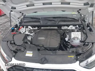 2024 Audi Q5 S line Premium z VIN WA1GAAFY4R2024229, wystawiony jako IAAI lot #40549244 z przebiegiem 7 641 mil mil oraz . Historia ofert i sprzedaży dostępna na DreamBid. Obrazek 10.