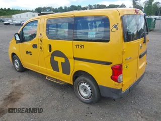 2014 Nissan NV200 z VIN 3N8CM0JTXEK702664, wystawiony jako IAAI lot #39503323 z przebiegiem 218 360 mil mil oraz . Historia ofert i sprzedaży dostępna na DreamBid. Obrazek 3.