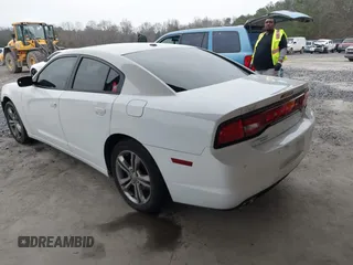 2013 Dodge Charger SXT z VIN 2C3CDXJG8DH528767, wystawiony jako IAAI lot #41627596 z przebiegiem 204 619 mil mil oraz . Historia ofert i sprzedaży dostępna na DreamBid. Obrazek 3.