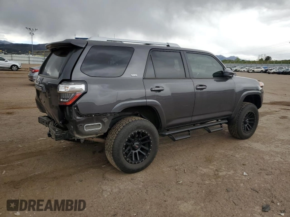 2018 Toyota 4Runner SR5 z VIN JTEBU5JR0J5542125, wystawiony jako Copart lot #57633255 z przebiegiem 45 474 mil mil oraz Szkoda całkowita • Salvage title. Historia ofert i sprzedaży dostępna na DreamBid. Obrazek 3.