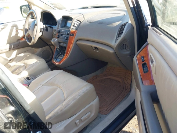 2000 Lexus RX 300 with VIN JT6GF10U6Y0047977, listed as a IAAI auction lot 41454132 with 117,947 mi miles. Bid and sale history available at carsss.com. Image 5.