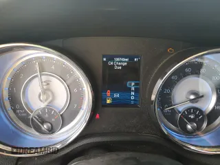 2014 Chrysler 300 S z VIN 2C3CCAGGXEH120747, wystawiony jako Copart lot #54400005 z przebiegiem 135 743 mil mil oraz Szkoda całkowita • Salvage title. Historia ofert i sprzedaży dostępna na DreamBid. Obrazek 9.