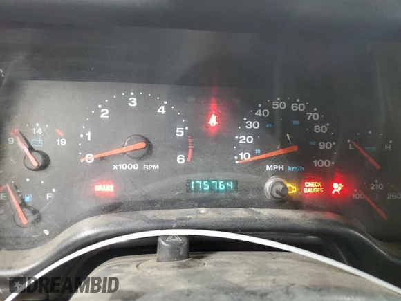 2004 Jeep Wrangler SE с VIN 1J4FA29164P771472, выставлен на аукционе Copart как лот 48162335 с пробегом 175 764 миль миль и Списание • Salvage title. История ставок и продаж доступна на DreamBid. Изображение 9.