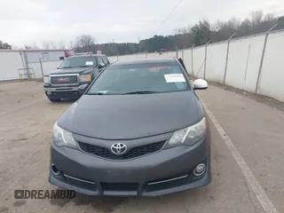 2014 Toyota Camry L with VIN 4T1BF1FKXEU813606, listed as a IAAI auction lot 41528889 with 252,866 mi miles. Bid and sale history available at carsss.com. Image 12.
