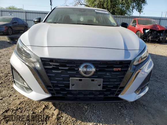 2024 Nissan Altima SR z VIN 1N4BL4CV9RN350232, wystawiony jako Copart lot #52239325 z przebiegiem 20 139 mil mil oraz Szkoda całkowita • Salvage title. Historia ofert i sprzedaży dostępna na DreamBid. Obrazek 5.