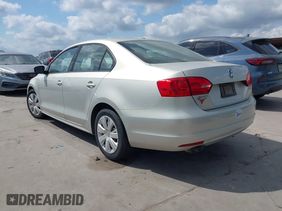 2011 Volkswagen Jetta Sedan SE w/Convenience & Sunroof PZEV with VIN 3VWDZ7AJ0BM369140, listed as a IAAI auction lot 42052908 with 93,594 mi miles. Bid and sale history available at carsss.com. Image 3.