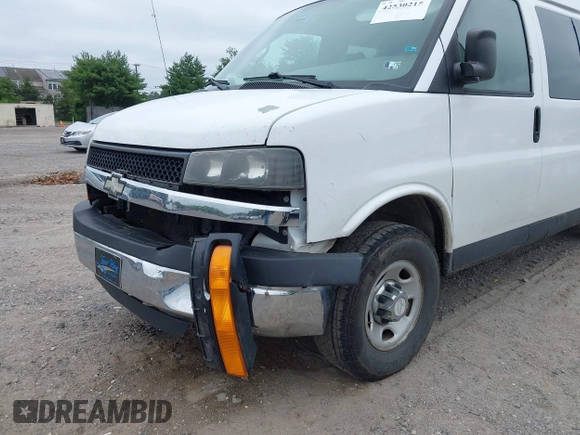 2008 Chevrolet Express Passenger z VIN 1GAHG39K581171068, wystawiony jako IAAI lot #42530215 z przebiegiem 251 871 mil mil oraz . Historia ofert i sprzedaży dostępna na DreamBid. Obrazek 6.