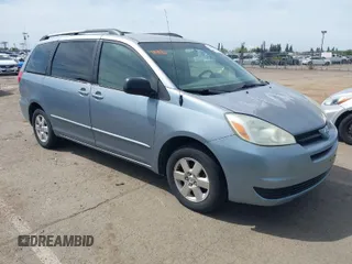 2004 Toyota Sienna CE with VIN 5TDZA23C34S005332, listed as a IAAI auction lot 42028832 with 484,488 mi miles. Bid and sale history available at carsss.com. Image 1.