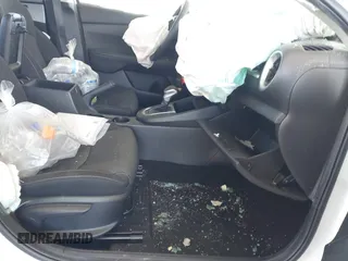 2022 Kia Forte LXS z VIN 3KPF24AD2NE425361, wystawiony jako IAAI lot #42004084 z przebiegiem 61 465 mil mil oraz . Historia ofert i sprzedaży dostępna na DreamBid. Obrazek 5.