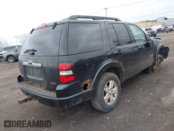 2008 Ford Explorer XLT with VIN 1FMEU73E98UB22902, listed as a IAAI auction lot 42050339 with 215,304 mi miles. Bid and sale history available at carsss.com. Image 4.