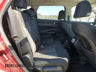 2023 Kia Sorento LX z VIN 5XYRG4LC5PG197607, wystawiony jako Copart lot #50790925 z przebiegiem 34 041 mil mil oraz Czysty tytuł • Clean title. Historia ofert i sprzedaży dostępna na DreamBid. Obrazek 12.