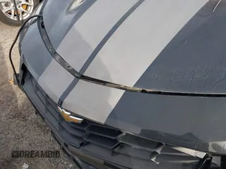2020 Chevrolet Camaro 1LT z VIN 1G1FB1RS0L0118240, wystawiony jako IAAI lot #42281280 z przebiegiem Nie podano mil oraz . Historia ofert i sprzedaży dostępna na DreamBid. Obrazek 10.