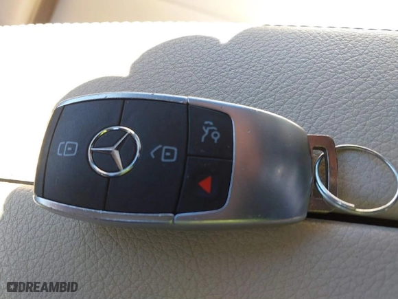 2020 Mercedes-Benz GLB with VIN W1N4M4HB8LW040906, listed as a IAAI auction lot 41627809 with 80,667 mi miles. Bid and sale history available at carsss.com. Image 11.