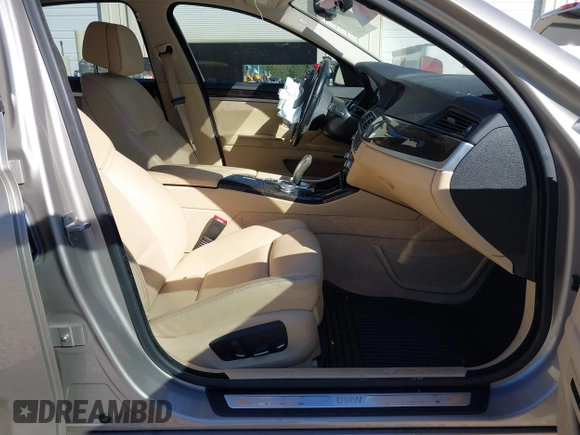 2014 BMW 5 Series 528i with VIN WBA5A5C53ED508239, listed as a IAAI auction lot 40631499 with Not Provided miles and . Bid and sale history available at DreamBid. Image 5.
