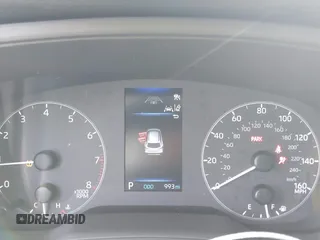 2025 Toyota Corolla Cross L z VIN 7MUAAAAG8SV129922, wystawiony jako IAAI lot #42275105 z przebiegiem 993 mil mil oraz . Historia ofert i sprzedaży dostępna na DreamBid. Obrazek 7.