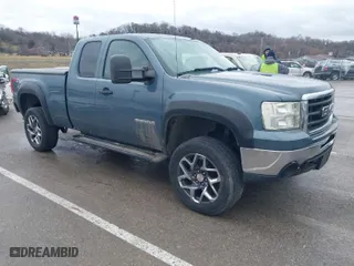 2011 GMC Sierra 1500 SLE with VIN 1GTR2VE33BZ106250, listed as a IAAI auction lot 41478010 with 210,614 mi miles. Bid and sale history available at carsss.com. Image 1.