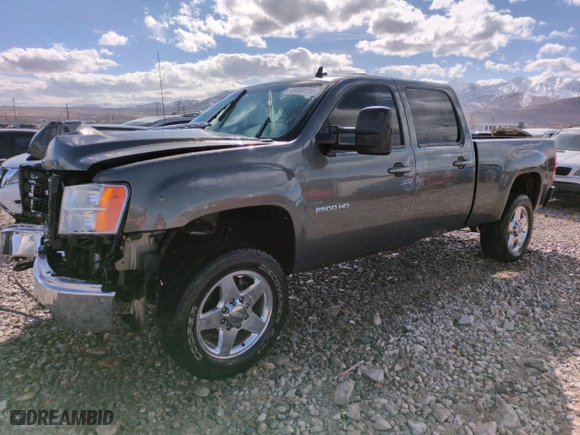 2011 GMC Sierra 2500HD SLT with VIN 1GT121E86BF126737, listed as a Copart auction lot 48694115 with 223,128 mi miles and Salvage Title. Bid and sale history available at carsss.com. Image 1.