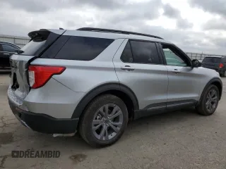 2024 Ford Explorer XLT with VIN 1FMSK7DHXRGA32630, listed as a Copart auction lot 45739405 with 885 mi miles and Salvage Title. Bid and sale history available at carsss.com. Image 3.
