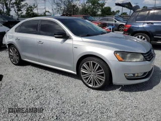 2015 Volkswagen Passat SE с VIN 1VWBS7A38FC084903, выставлен на аукционе Copart как лот 56163075 с пробегом 101 806 миль миль и Списание • Salvage title. История ставок и продаж доступна на DreamBid. Изображение 4.