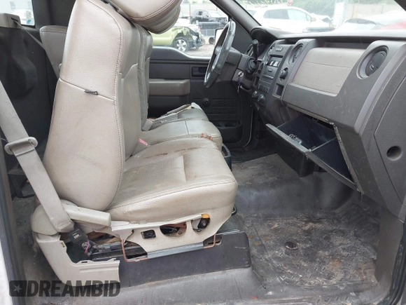 2010 Ford F-150 XL с VIN 1FTMF1CW2AKC10322, выставлен на аукционе IAAI как лот 42345148 с пробегом 161 331 миль миль и . История ставок и продаж доступна на DreamBid. Изображение 5.
