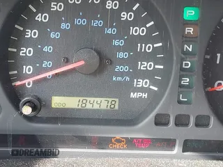 2000 Toyota Land Cruiser z VIN JT3HT05J4Y0084531, wystawiony jako IAAI lot #42381507 z przebiegiem 184 478 mil mil oraz . Historia ofert i sprzedaży dostępna na DreamBid. Obrazek 16.