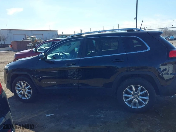 2016 Jeep Cherokee Limited with VIN 1C4PJMDS0GW268519, listed as a IAAI auction lot 41850067 with 106,117 mi miles. Bid and sale history available at carsss.com. Image 14.