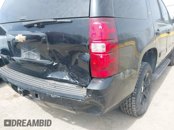2008 Chevrolet Tahoe 1LT z VIN 1GNFC13J08J117666, wystawiony jako IAAI lot #41866421 z przebiegiem 208 043 mil mil oraz . Historia ofert i sprzedaży dostępna na DreamBid. Obrazek 6.