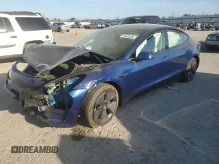 2021 Tesla Model 3 Standard Range Plus z VIN 5YJ3E1EA6MF961439, wystawiony jako Copart lot #49825655 z przebiegiem 38 355 mil mil oraz Szkody całkowita. Historia ofert i sprzedaży dostępna na DreamBid. Obrazek 1.