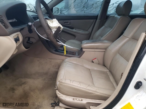 1998 Lexus ES 300 Luxury Sport Sdn with VIN JT8BF28G2W5032057, listed as a Copart auction lot 45032425 with 218,837 mi miles and Salvage Title. Bid and sale history available at carsss.com. Image 7.