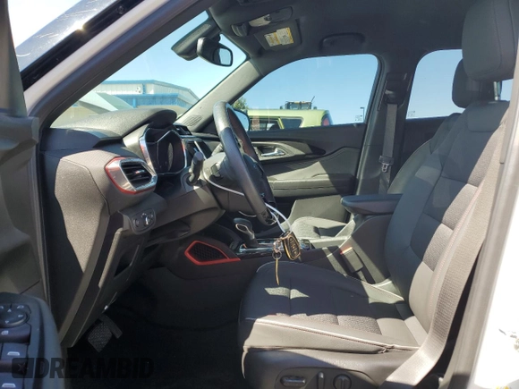2021 Chevrolet TrailBlazer RS with VIN KL79MTSLXMB118343, listed as a Copart auction lot 70163624 with 49,889 mi miles and Salvage Title. Bid and sale history available at DreamBid. Image 7.