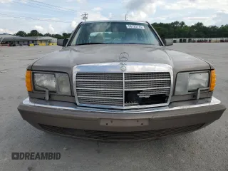 1989 Mercedes-Benz 300 300SE z VIN WDBCA24D1KA433423, wystawiony jako Copart lot #58725775 z przebiegiem 281 775 mil mil oraz Szkoda całkowita • Salvage title. Historia ofert i sprzedaży dostępna na DreamBid. Obrazek 5.