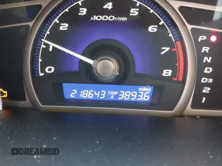 2008 Honda Civic LX z VIN 2HGFA16518H535038, wystawiony jako IAAI lot #42294996 z przebiegiem 218 643 mil mil oraz . Historia ofert i sprzedaży dostępna na DreamBid. Obrazek 7.