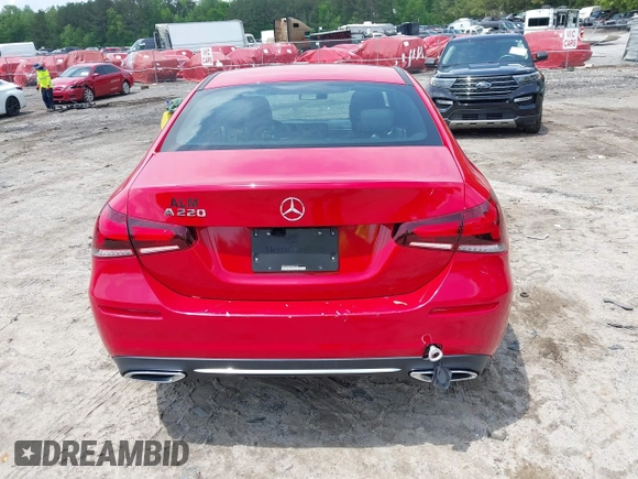 2019 Mercedes-Benz A 220 z VIN WDD3G4EB5KW022155, wystawiony jako IAAI lot #42132650 z przebiegiem 83 511 mil mil oraz . Historia ofert i sprzedaży dostępna na DreamBid. Obrazek 16.