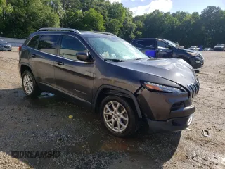 2017 Jeep Cherokee Latitude с VIN 1C4PJLCB2HW585800, выставлен на аукционе Copart как лот 57821955 с пробегом 97 109 миль миль и Списание • Salvage title. История ставок и продаж доступна на DreamBid. Изображение 4.