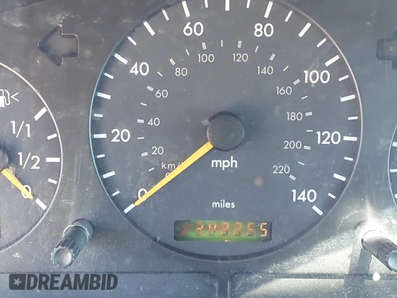 2000 Mercedes-Benz M 320/430/500 с VIN 4JGAB72EXYA207755, выставлен на аукционе IAAI как лот 42709656 с пробегом 203 355 миль миль и . История ставок и продаж доступна на DreamBid. Изображение 7.